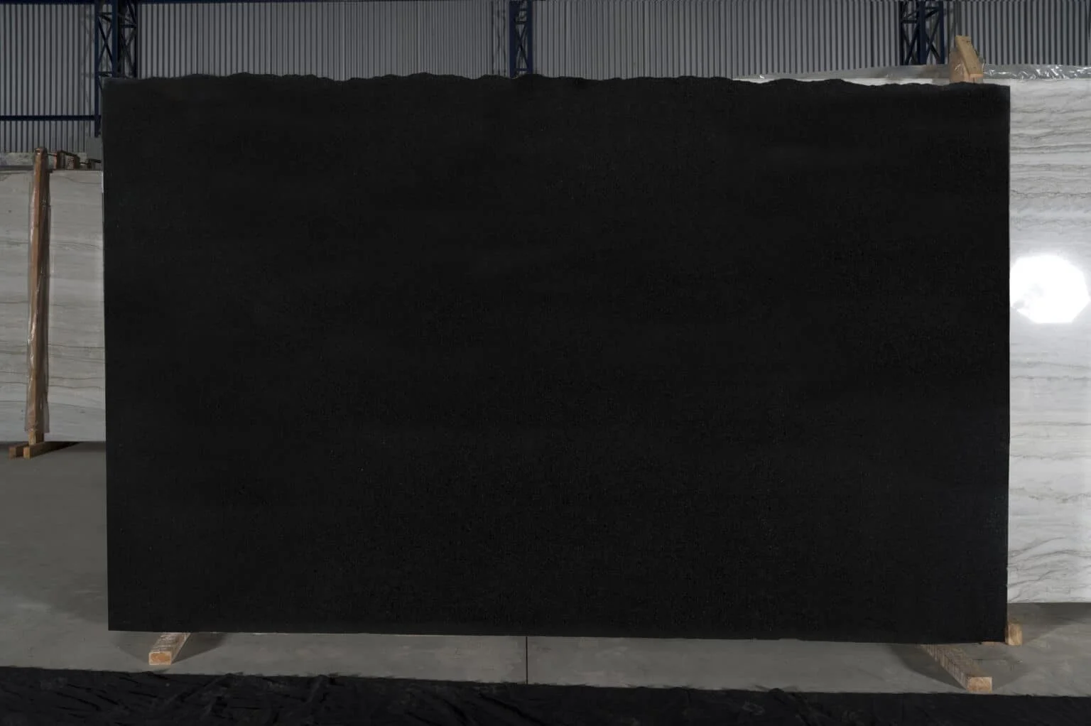 Aurora Black, lastra